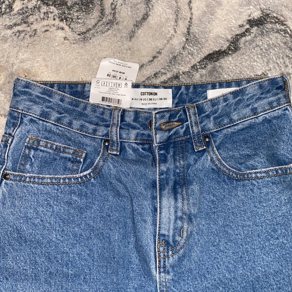 NWT DISTRESSED JEANS - Picture 3 of 7